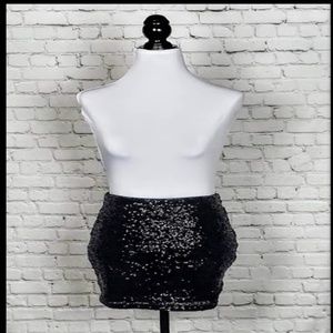 Divided by H&M - Black Sequin Mini Skirt 💘